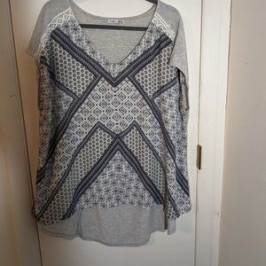 Plus Size 3x Casual Short Sleeve Grey Shirt w/ Blue & White Pattern on front